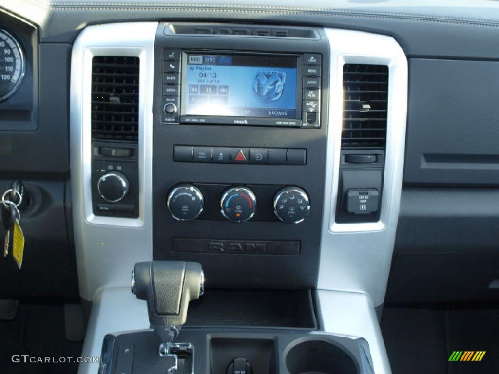 2010 Ram 1500 Sport Quad Cab 4x4 - Bright Silver Metallic / Dark Slate Gray photo #12