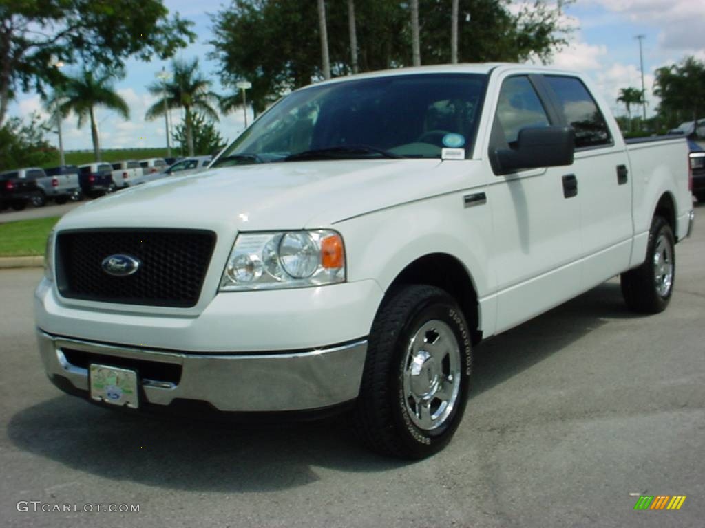 2006 F150 XLT SuperCrew - Oxford White / Medium/Dark Flint photo #8