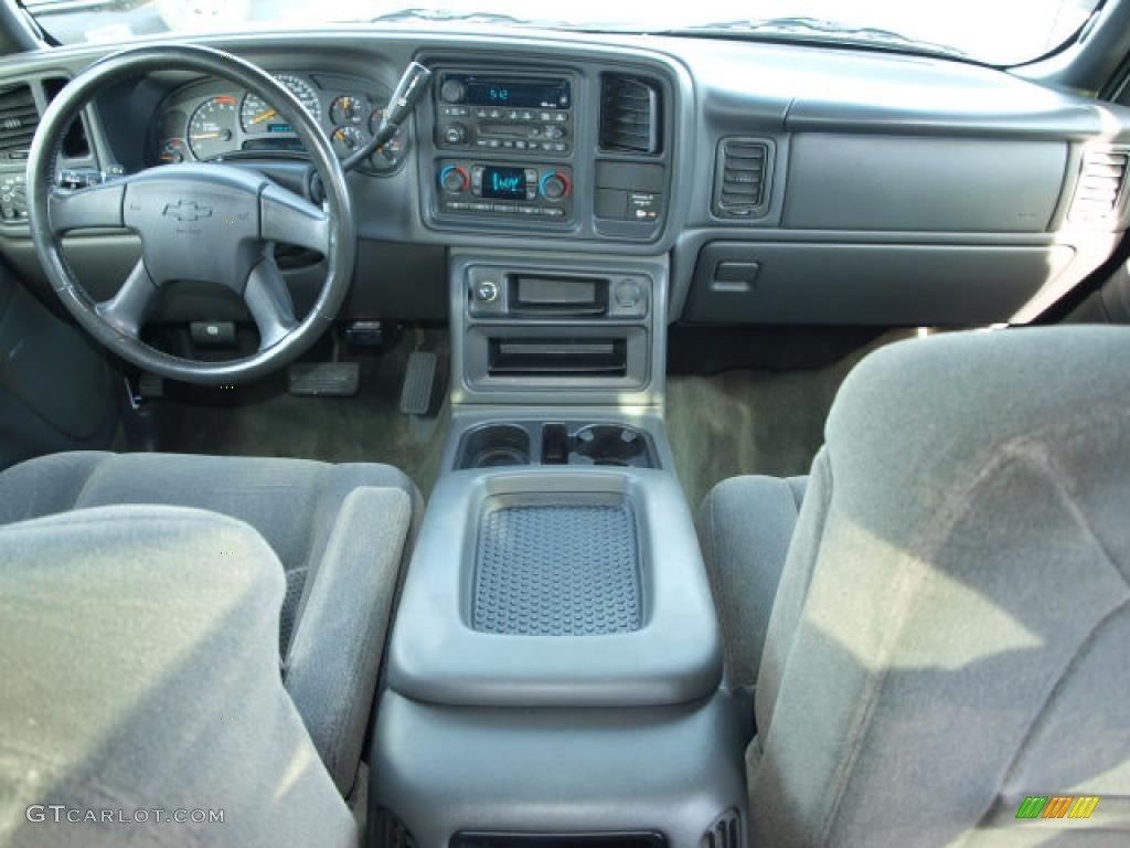 2003 Chevrolet Silverado 2500HD LS Extended Cab Dark Charcoal Dashboard Photo #48736107