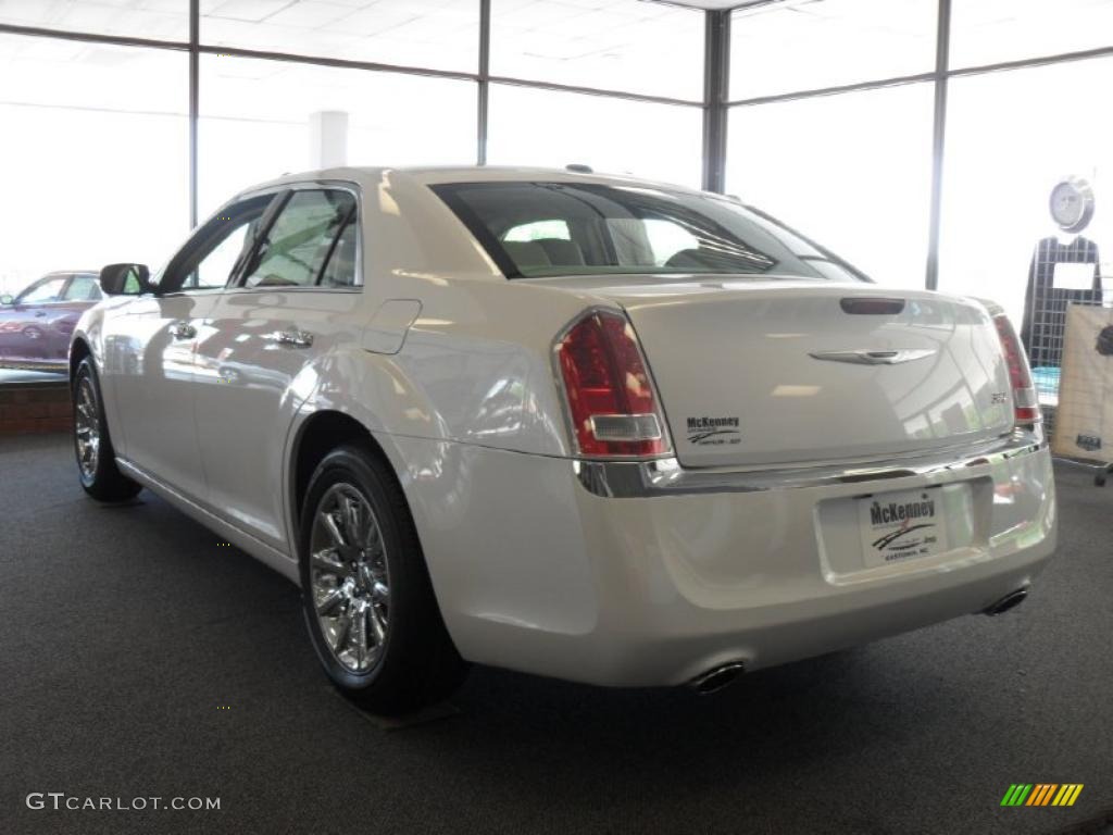 2011 300 Limited - Ivory Tri-Coat Pearl / Black/Light Frost Beige photo #2