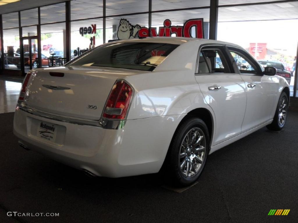 2011 300 Limited - Ivory Tri-Coat Pearl / Black/Light Frost Beige photo #4