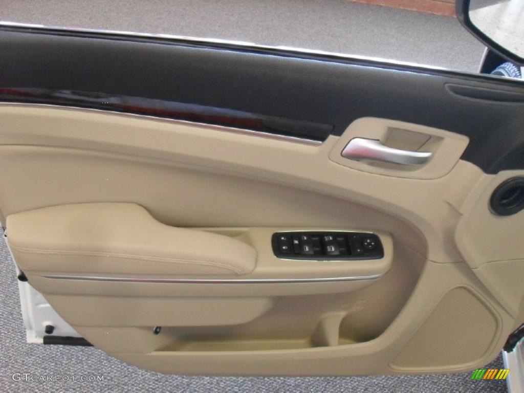 2011 Chrysler 300 Limited Black/Light Frost Beige Door Panel Photo #48737949