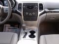 Stone White - Grand Cherokee Laredo Photo No. 11