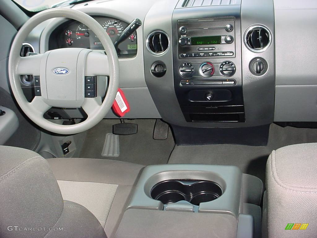 2006 F150 XLT SuperCrew - Oxford White / Medium/Dark Flint photo #13