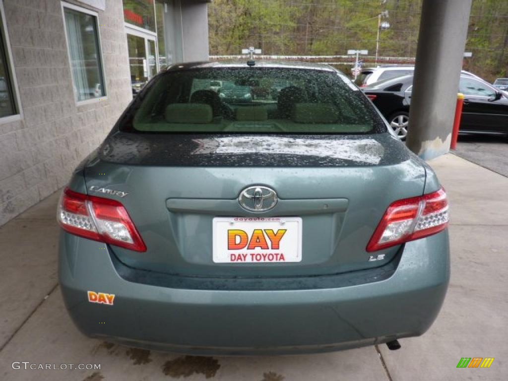 2011 Camry LE - Aloe Green Metallic / Bisque photo #3