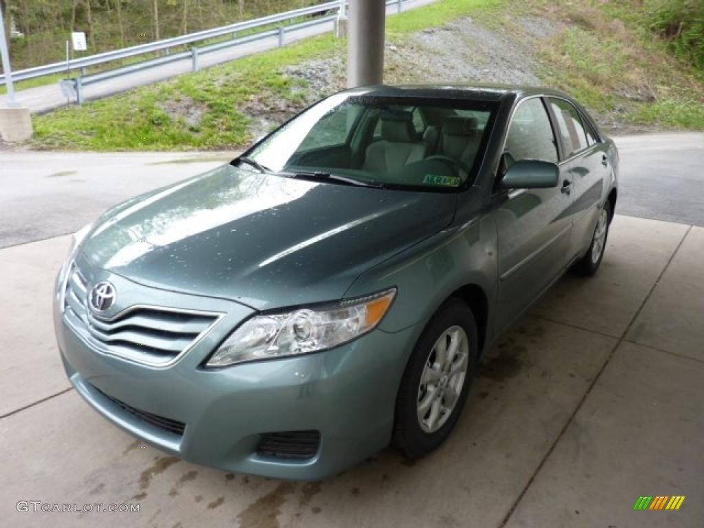2011 Camry LE - Aloe Green Metallic / Bisque photo #5