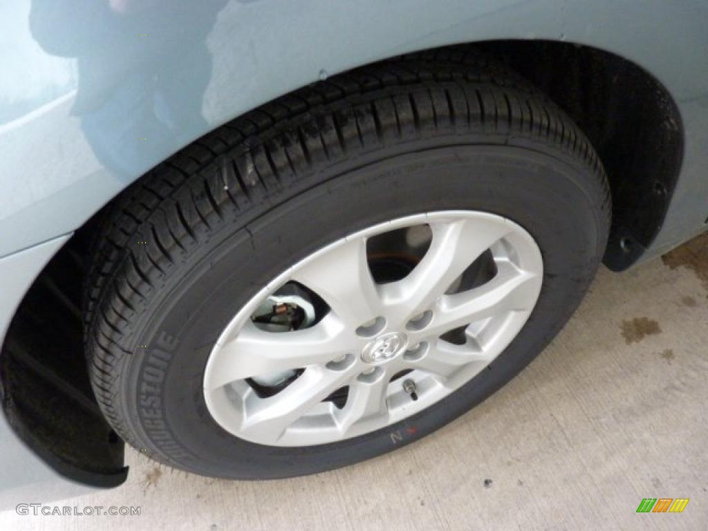 2011 Camry LE - Aloe Green Metallic / Bisque photo #7