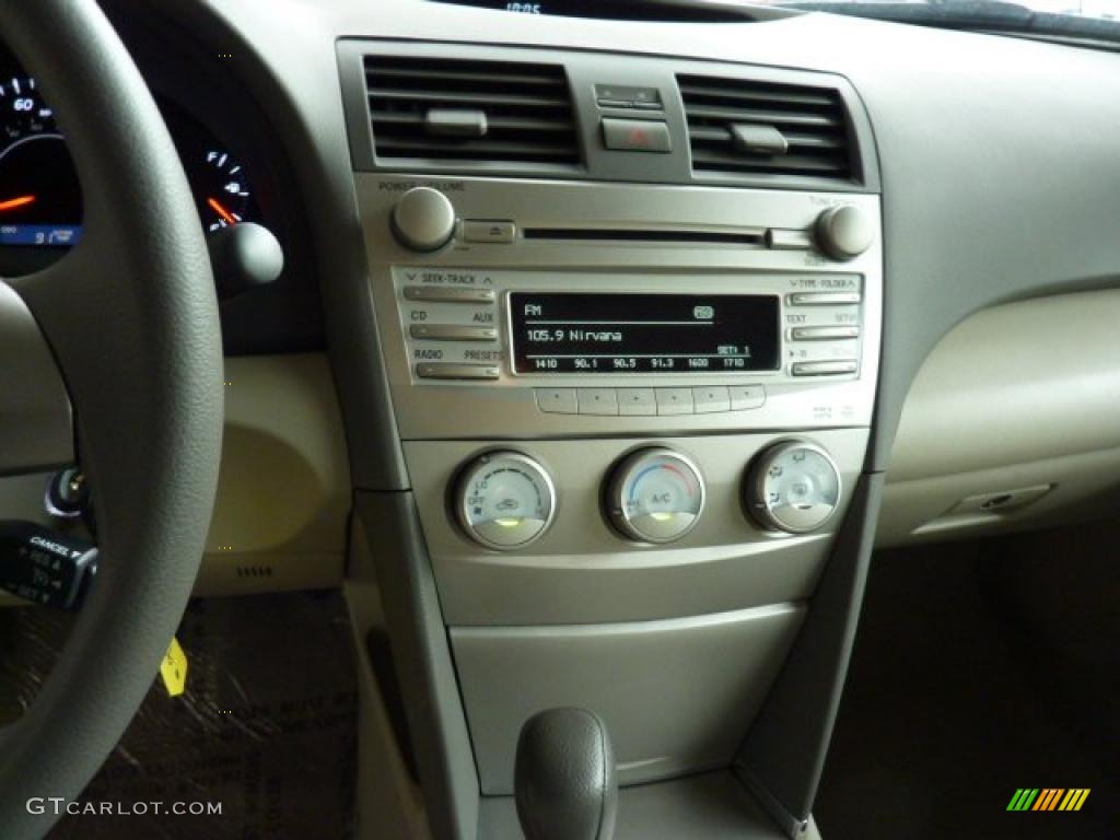 2011 Camry LE - Aloe Green Metallic / Bisque photo #13