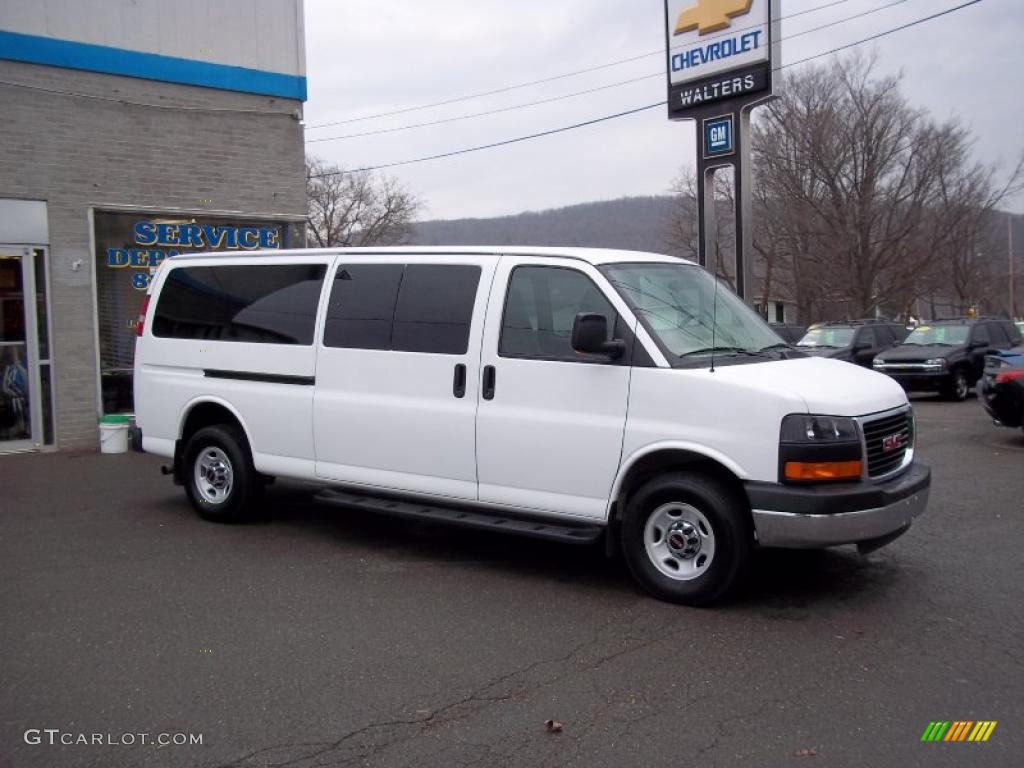 Summit White GMC Savana Van