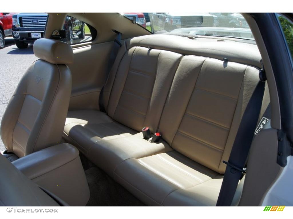 Medium Parchment Interior 2001 Ford Mustang V6 Coupe Photo #48741303