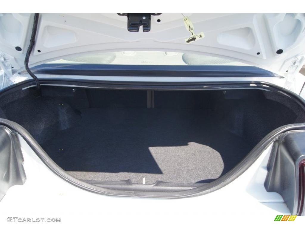 2001 Ford Mustang V6 Coupe Trunk Photo #48741318