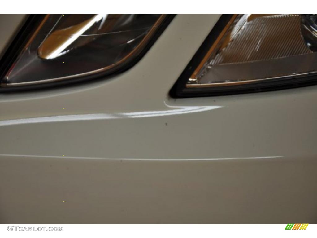 2010 E 350 Coupe - Arctic White / Almond Beige photo #22