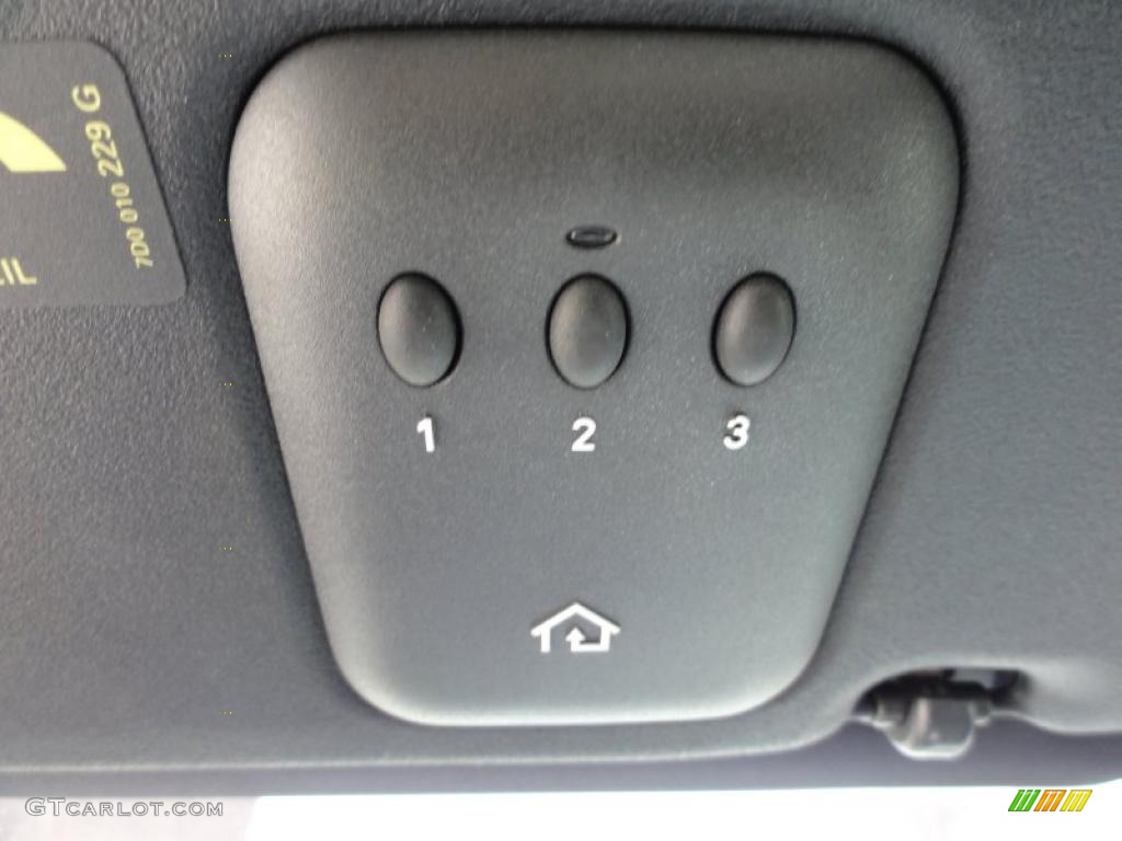2002 Audi S4 2.7T quattro Avant Controls Photo #48742590