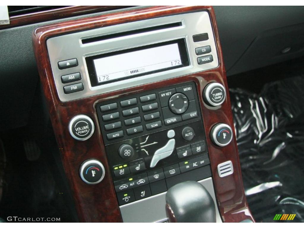 2008 Volvo S80 V8 AWD Controls Photo #48746127