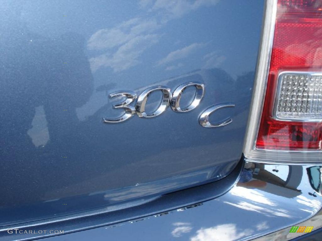 2011 Chrysler 300 C Hemi Marks and Logos Photo #48747678