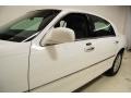 2006 Vibrant White Lincoln Town Car Signature  photo #11