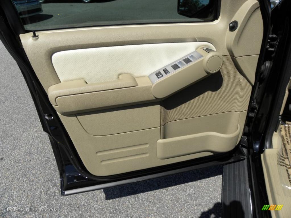 2009 Mercury Mountaineer Premier Camel/Sand Door Panel Photo #48749904