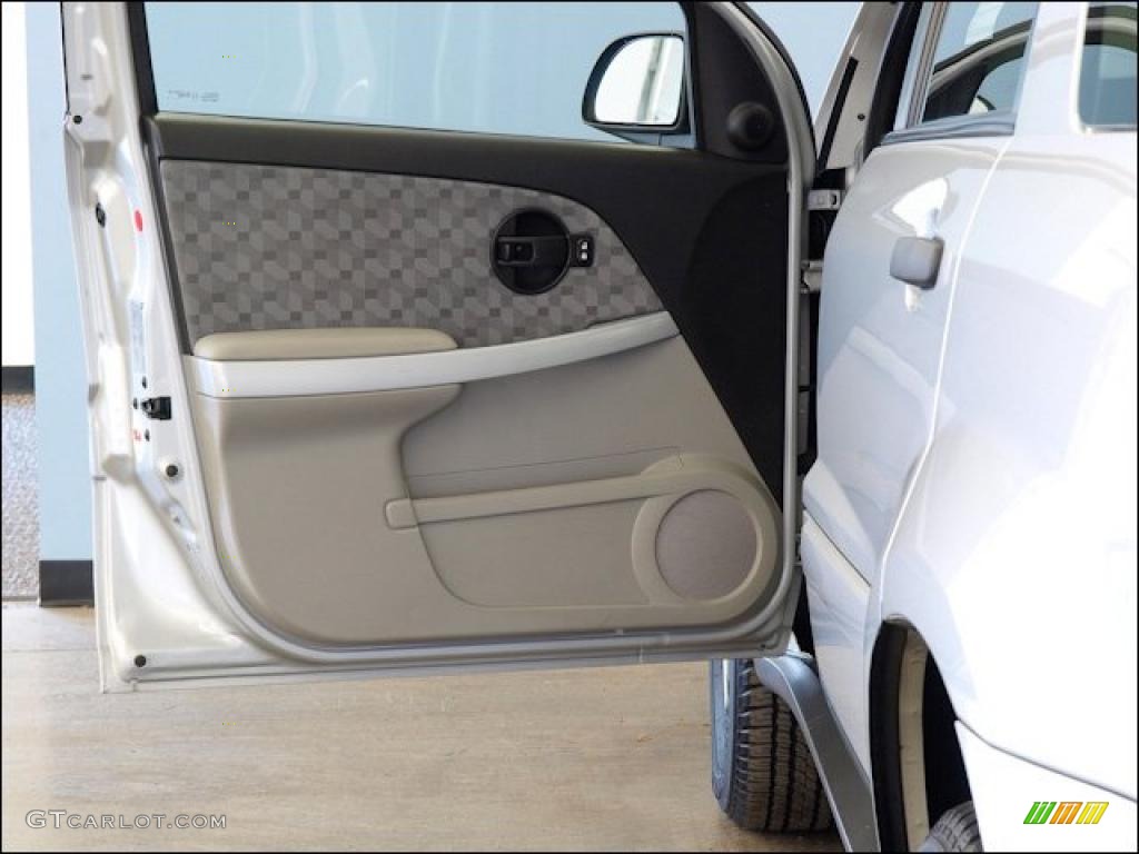 2009 Chevrolet Equinox LS Light Gray Door Panel Photo #48754810