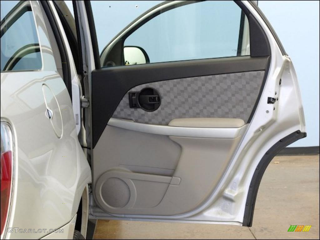 2009 Chevrolet Equinox LS Light Gray Door Panel Photo #48754822