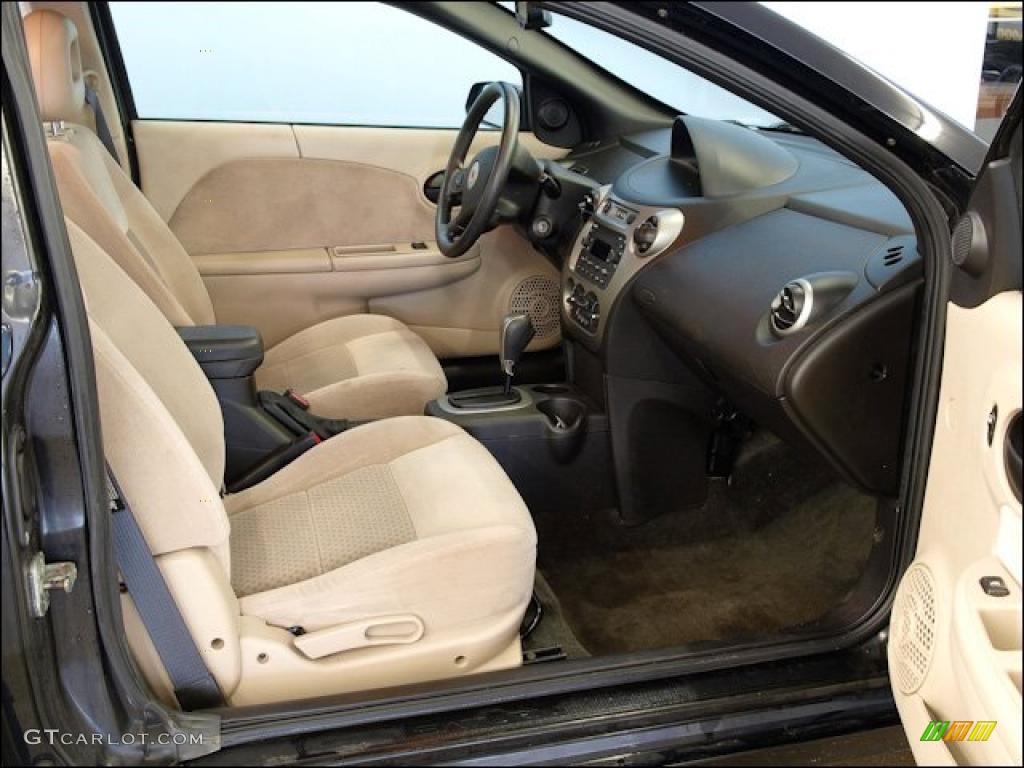 Tan Interior 2005 Saturn ION 3 Quad Coupe Photo #48755251