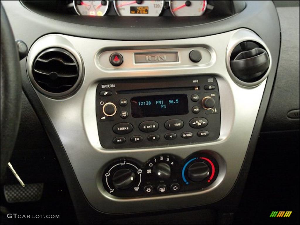 2005 Saturn ION 3 Quad Coupe Controls Photo #48755314