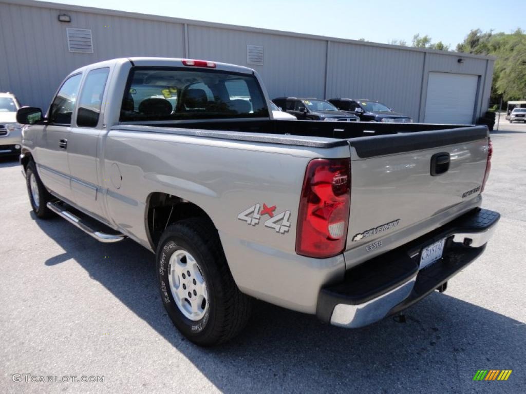 2003 Silverado 1500 LS Extended Cab 4x4 - Light Pewter Metallic / Medium Gray photo #3