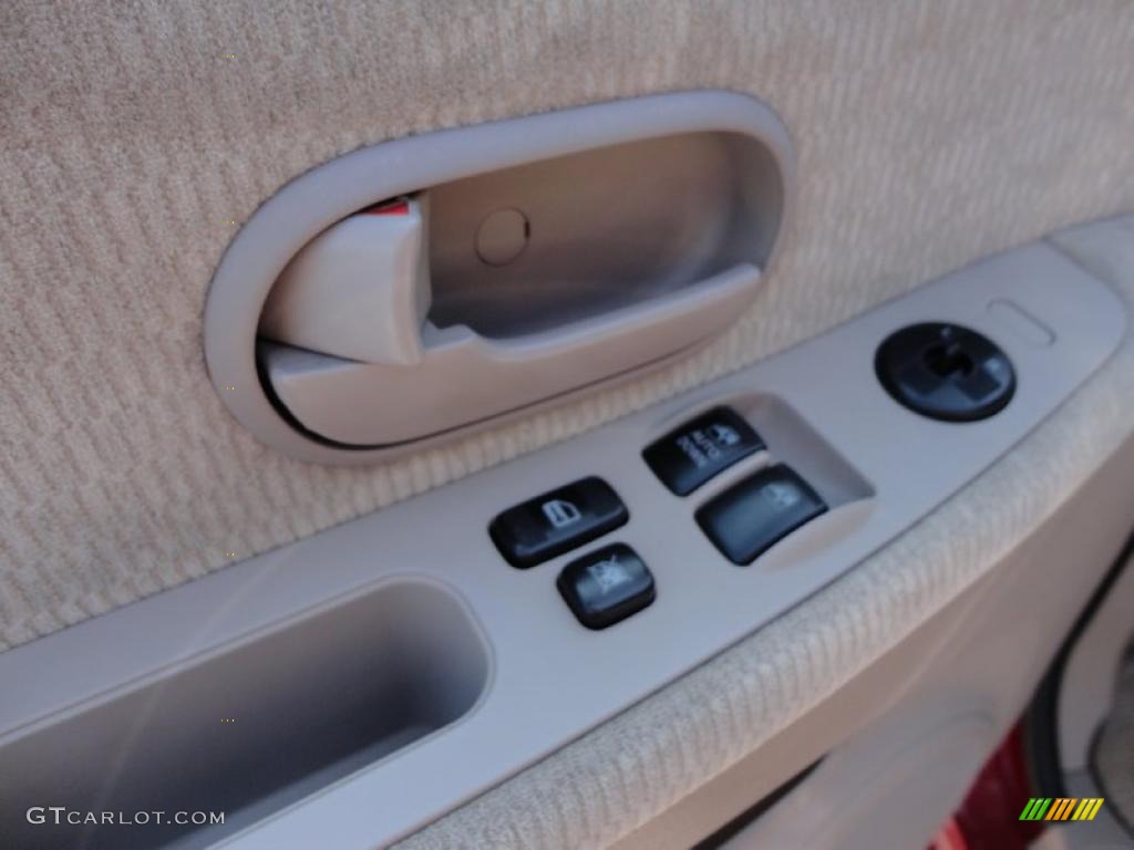 2005 Sedona LX - Ruby Red Metallic / Gray photo #27