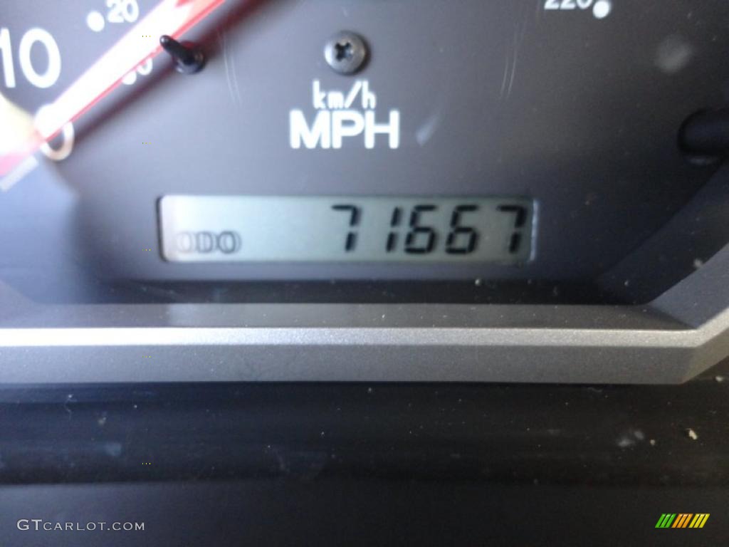 2005 Sedona LX - Ruby Red Metallic / Gray photo #28