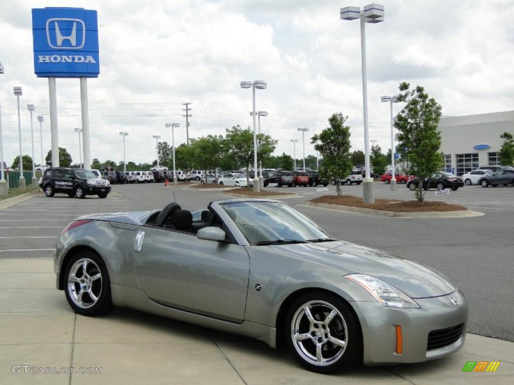 2004 350Z Enthusiast Roadster - Liquid Aluminum Metallic / Carbon Black photo #3