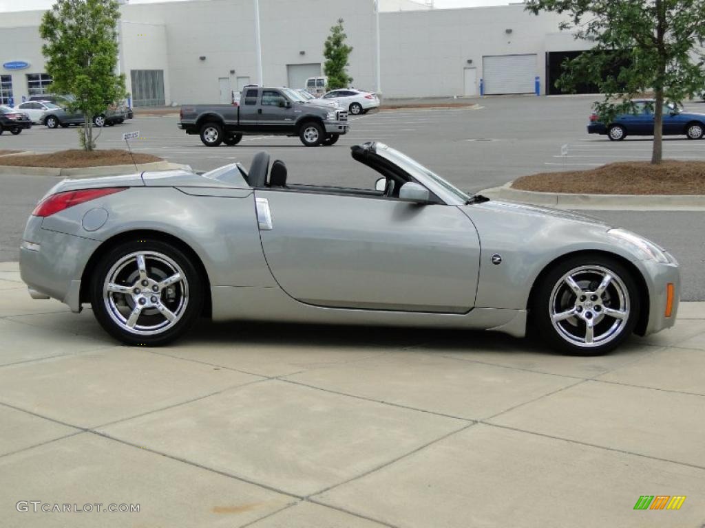 2004 350Z Enthusiast Roadster - Liquid Aluminum Metallic / Carbon Black photo #4