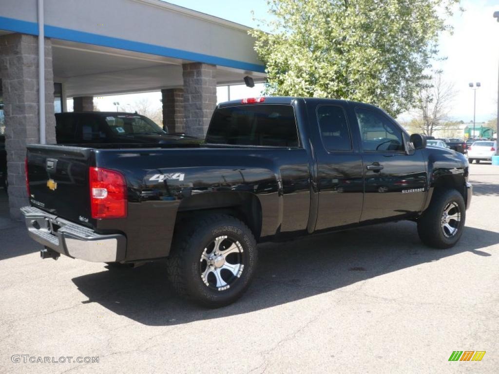 2008 Silverado 1500 LS Extended Cab 4x4 - Black / Dark Titanium photo #6