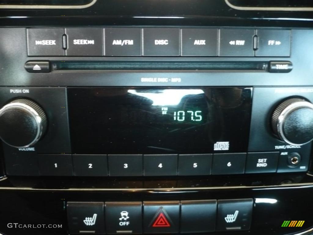 2011 Chrysler 200 LX Controls Photo #48763552