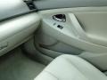 Super White - Camry LE Photo No. 18