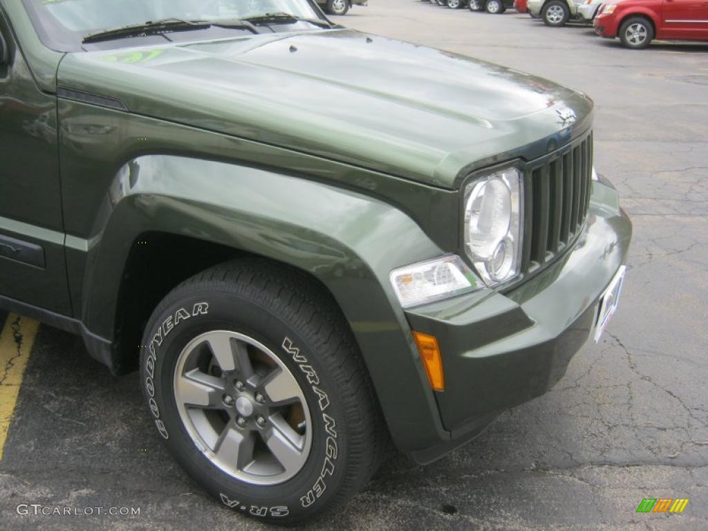 2008 Liberty Sport 4x4 - Jeep Green Metallic / Pastel Slate Gray photo #17