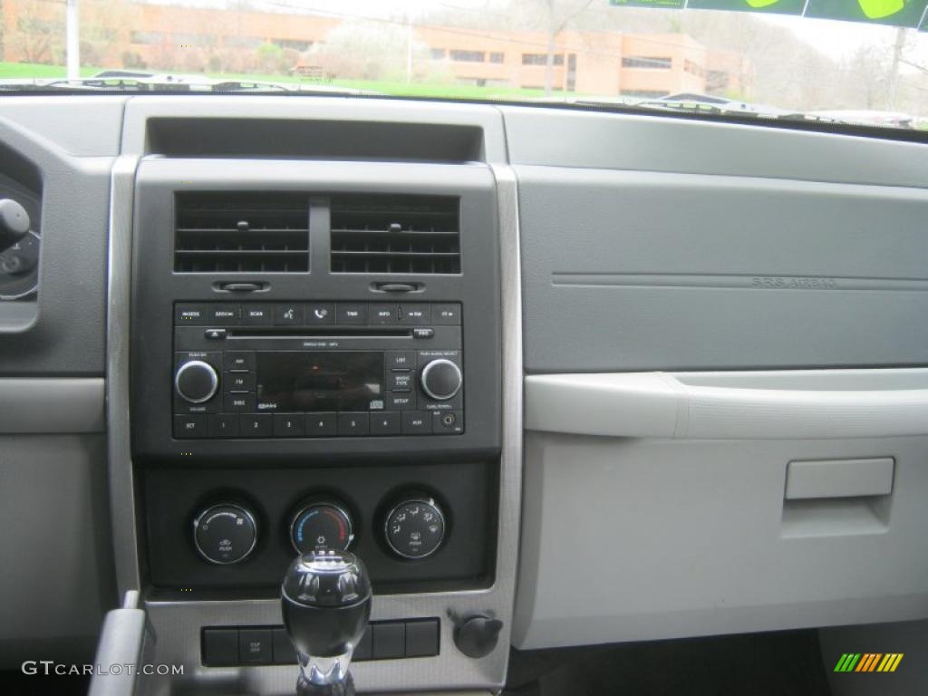 2008 Liberty Sport 4x4 - Jeep Green Metallic / Pastel Slate Gray photo #22