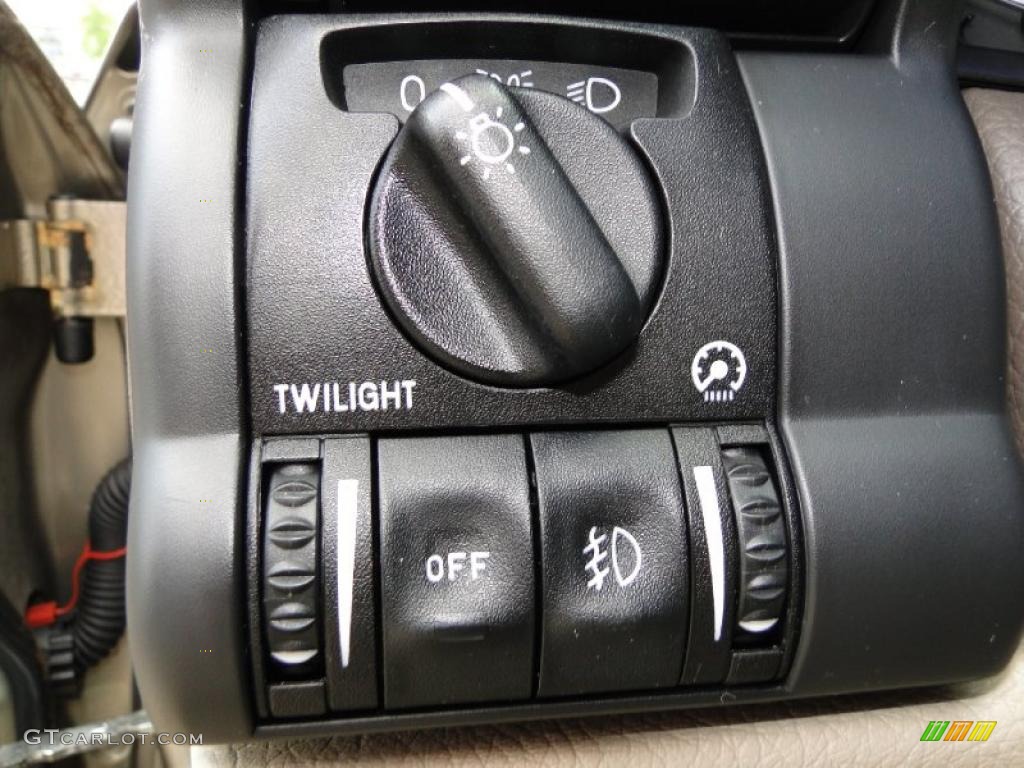 1999 Cadillac Catera Standard Catera Model Controls Photo #48770982