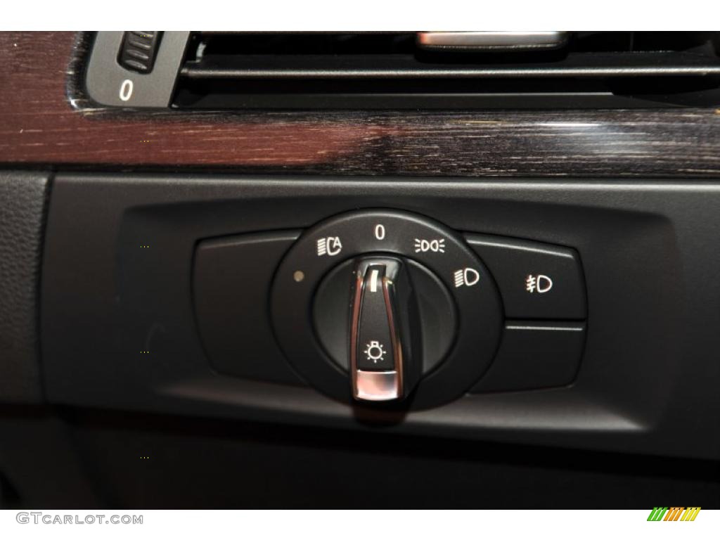 2011 BMW 3 Series 335i Coupe Controls Photo #48771135