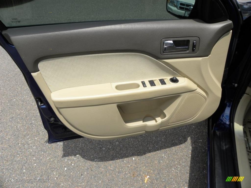 2006 Ford Fusion SEL Medium Light Stone Door Panel Photo #48773946