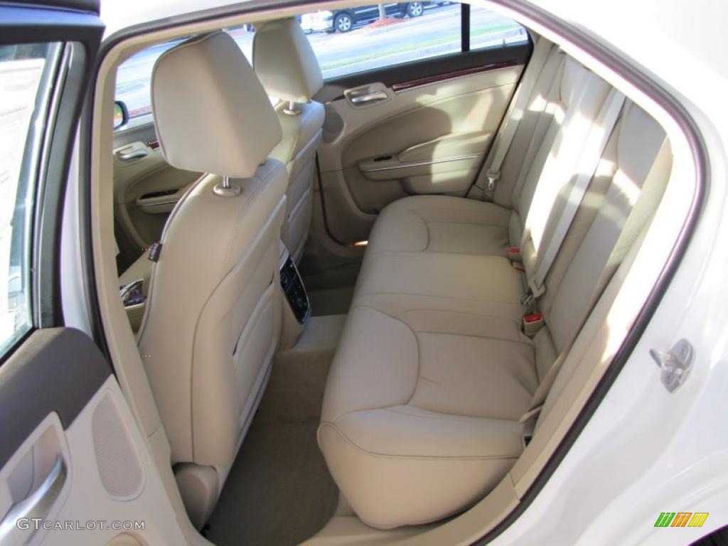 Dark Frost Beige/Light Frost Beige Interior 2011 Chrysler 300 C Hemi Photo #48774822