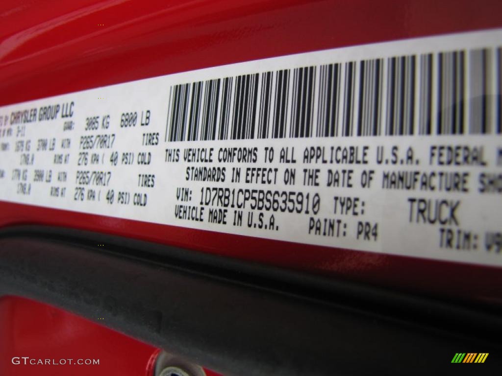 2011 Ram 1500 ST Crew Cab - Flame Red / Dark Slate Gray/Medium Graystone photo #14