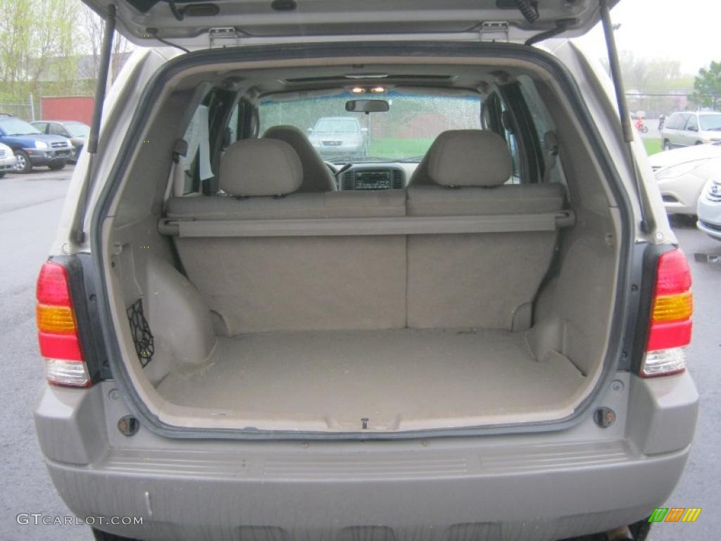 2001 Ford Escape XLT V6 4WD Trunk Photo #48777048