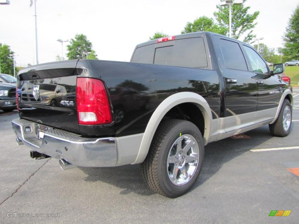 2011 Ram 1500 Laramie Crew Cab 4x4 - Brilliant Black Crystal Pearl / Dark Slate Gray photo #3