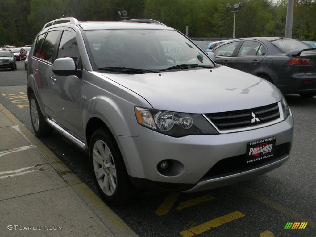 2008 Outlander SE 4WD - Cool Silver Metallic / Black photo #6