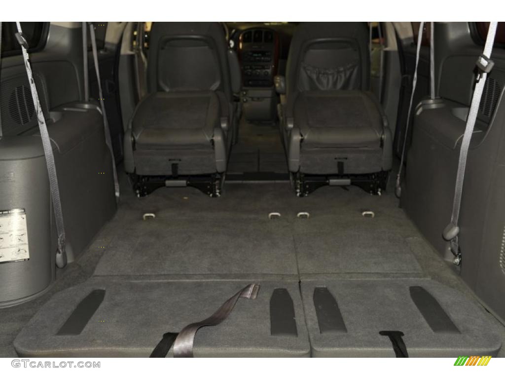 2006 Chrysler Town & Country LX Trunk Photos