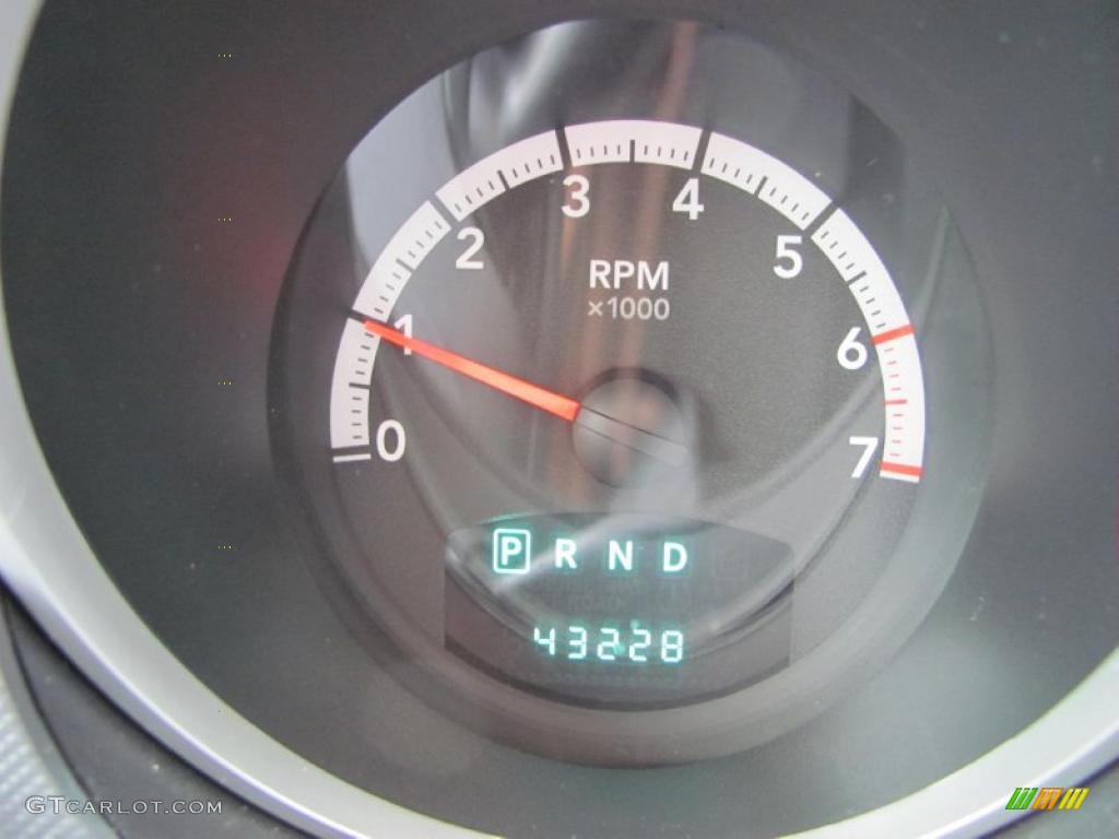 2008 Nitro SLT 4x4 - Bright Silver Metallic / Dark Slate Gray/Light Slate Gray photo #3