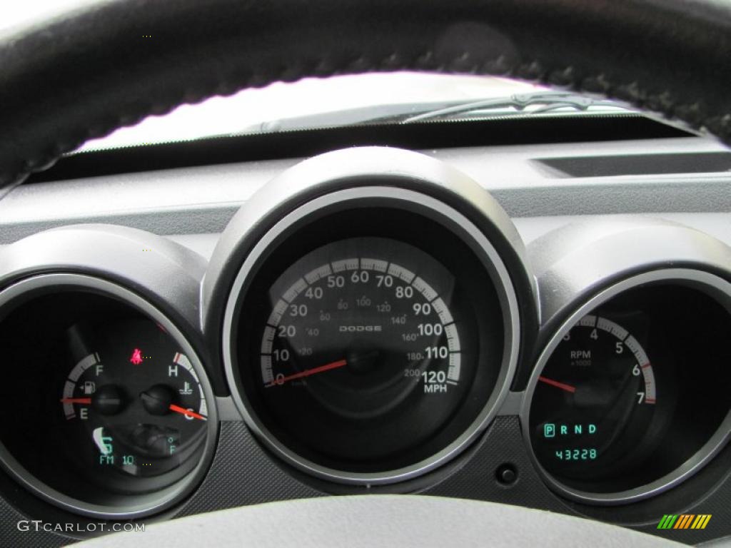 2008 Nitro SLT 4x4 - Bright Silver Metallic / Dark Slate Gray/Light Slate Gray photo #8
