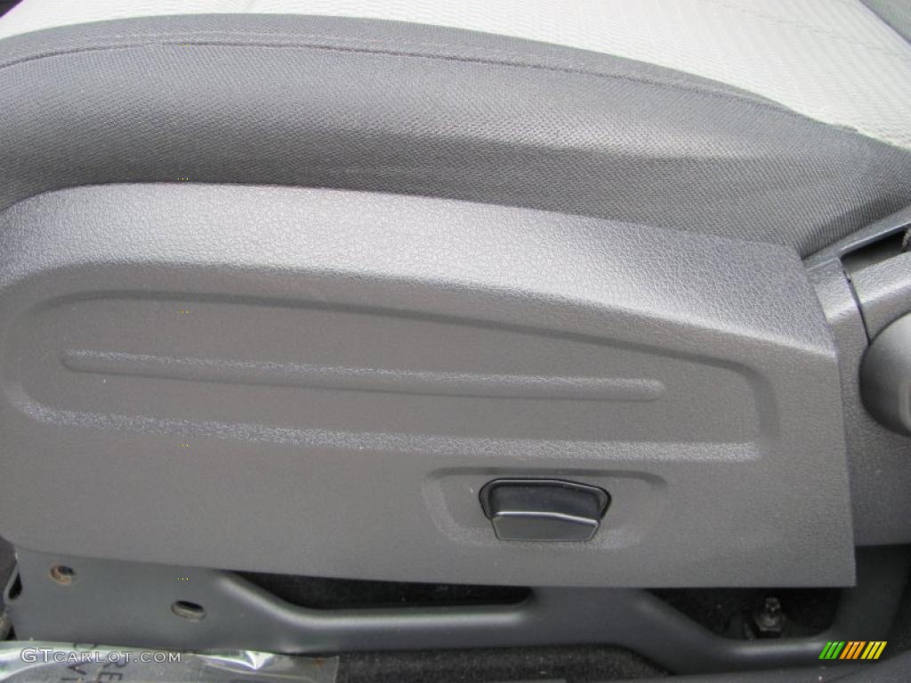 2008 Nitro SLT 4x4 - Bright Silver Metallic / Dark Slate Gray/Light Slate Gray photo #23