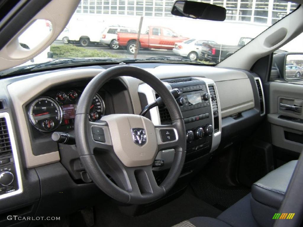 2010 Ram 1500 SLT Quad Cab 4x4 - Brilliant Black Crystal Pearl / Dark Slate/Medium Graystone photo #8