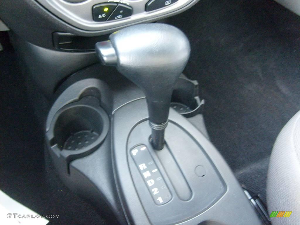 2006 Focus ZX5 S Hatchback - Dark Toreador Red Metallic / Dark Flint/Light Flint photo #18