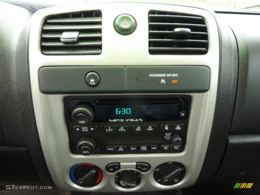 2009 Chevrolet Colorado LT Extended Cab Controls Photo #48786795